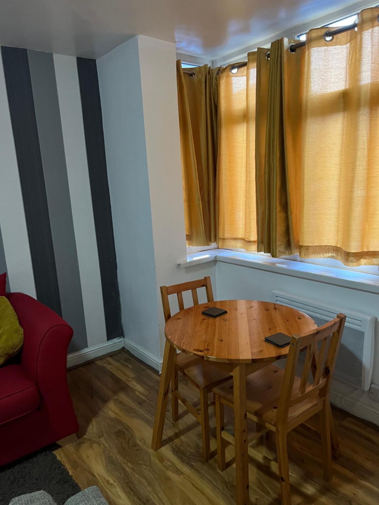 Rosewood Lodgings Special Offer For Student On Long Stay Manchester Exteriör bild